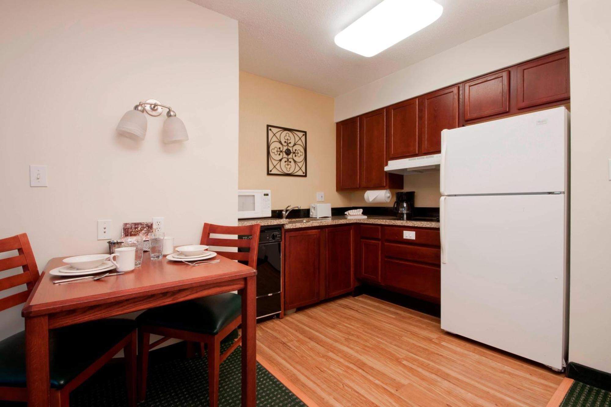 Residence Inn By Marriott Tulsa South Exteriör bild