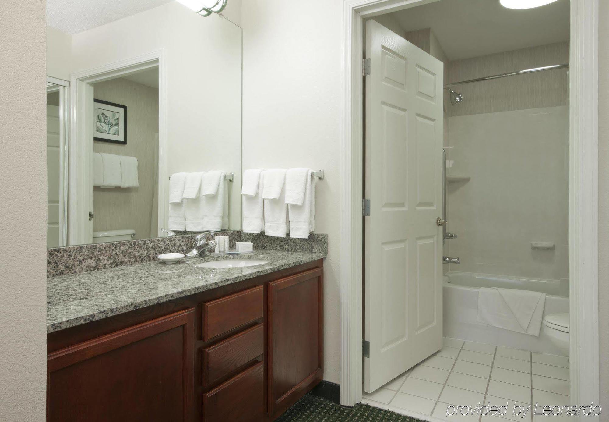 Residence Inn By Marriott Tulsa South Exteriör bild